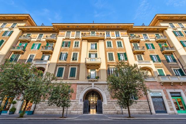 Pentalocale in vendita a Roma