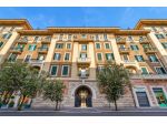 Pentalocale in vendita a Roma