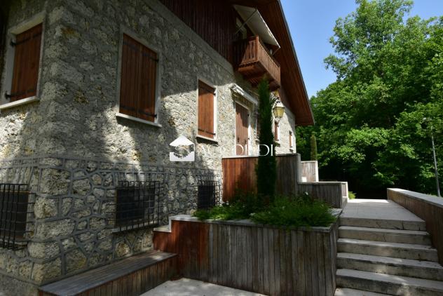 VILLA di 8 vani e di 755 mq (SAN PIETRO DI FELETTO) rif. MM101_5 - Foto 15