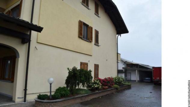 Immobile in asta di 641 m² con più di 5 locali e box auto doppio in vendita a Suno - Foto 3