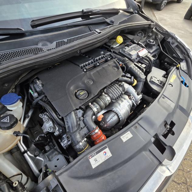 Peugeot 2008 BlueHDi 100 S&S Active - Foto 10