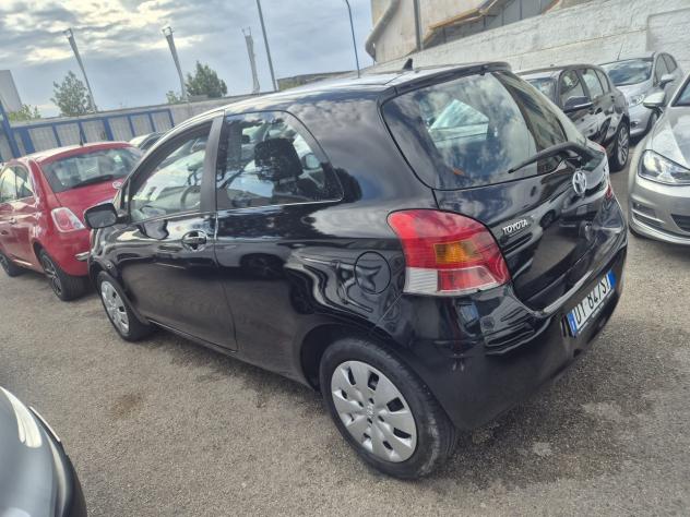 Toyota Yaris BENZINA UNICO PROPRIETARIO - Foto 3
