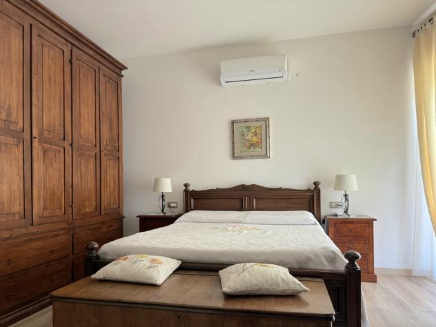 Marina di Massa, in pieno centro e a pochi passi dal mare: attico al 4° piano con ascensore, composto da ingresso, sala, ampia cucina, disimpegno, 3 c - Foto 14