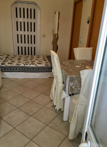 MONOLOCALE MENSILE FRONTE MARE SENZA CUCINA GIUGNO/LUGLIO