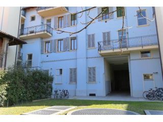 Fronte Parco affittasi 3 locali e servizi disponibilità immediata