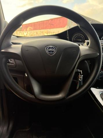 Lancia Ypsilon 1.2 benzina come nuova - Foto 7