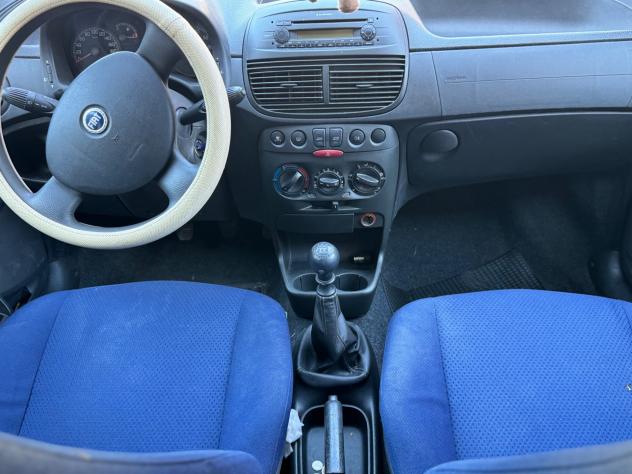 Fiat Punto 1.2 5 porte Dynamic - Foto 10
