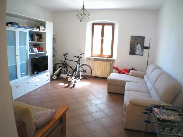 appartamento in vendita a Carrara in zona Avenza
