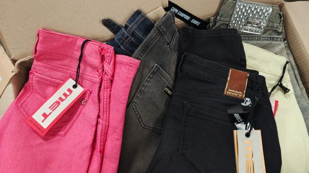 Stock di jeans donna NUOVI con etichetta, ottima qualitĂ . - Foto 8