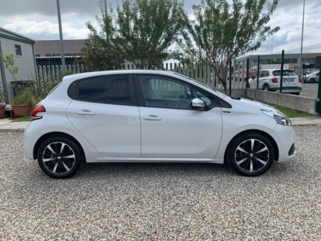 PEUGEOT 208 1° serie PureTech 82 Stop&Start 5 porte Signature rif. 24091896 - Foto 4