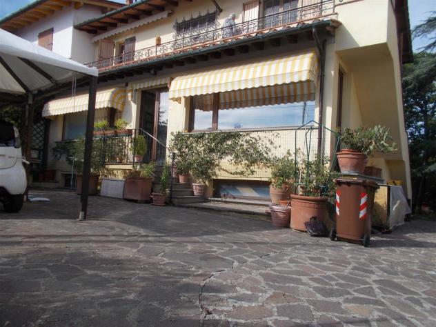 Villino in Vendita in zona PRATOLINO