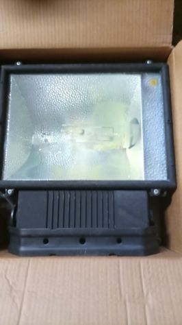 faro_capannoni_joduri_metallici