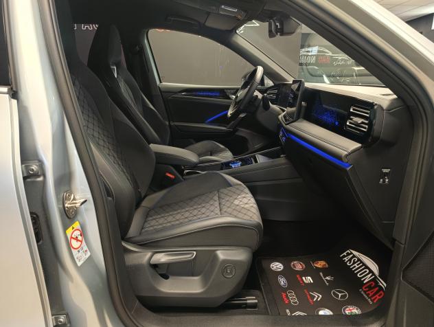 Volkswagen Tiguan 2.0 TDI 150 CV DSG R-Line - Foto 9