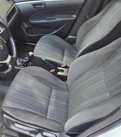 Suzuki Swift 1.3 DDiS FULL NAVI SENSORI TETTO GARANZIA - Foto 8