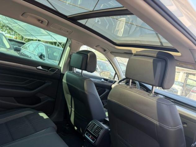 VOLKSWAGEN Passat Alltrack 2.0 TDI 200 CV 4MOTION DSG rif. 23880508 - Foto 9