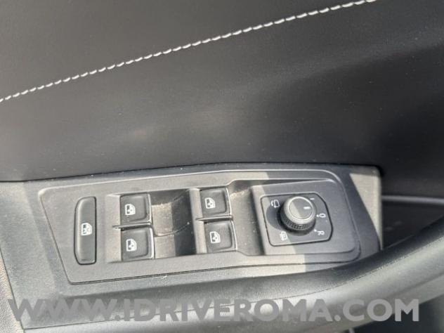 VOLKSWAGEN T-Roc T-Roc 1.0 tsi Style 110cv BICOLORE "SILVER " rif. 23766097 - Foto 9