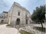 Casamassima: Rifinito appartamento con box e cantinola