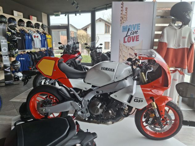 YAMAHA XSR900 GP LEGEND RED 2026 KM 0