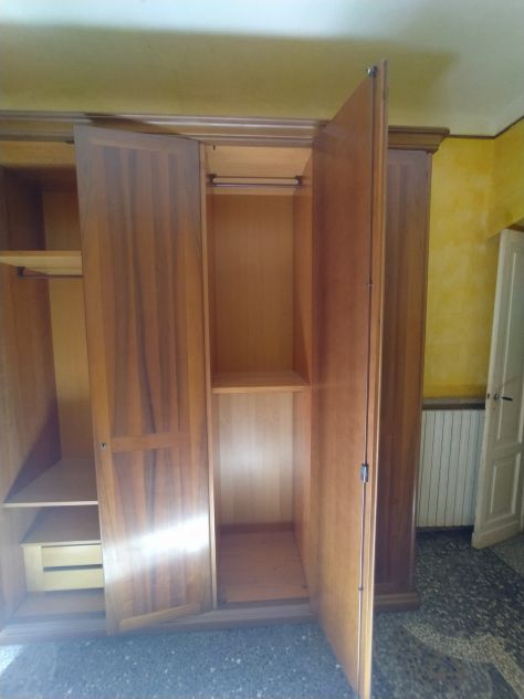 Armadio a 5 ante in legno - Foto 2