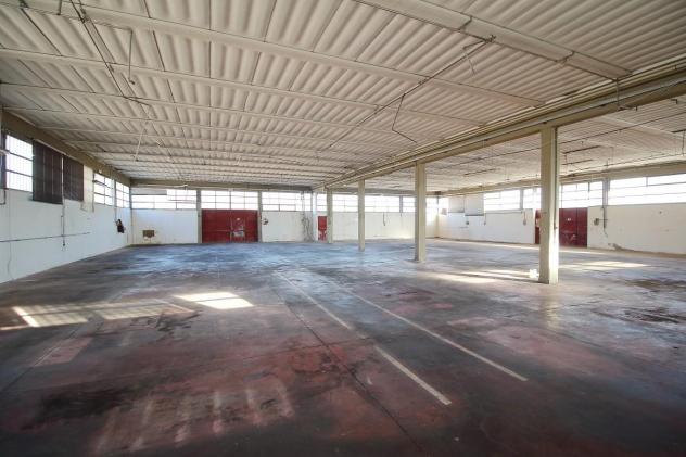 Capannone artigianale in vendita a Sardina - Calcinaia 920 mq Rif: 1211438