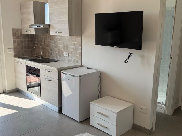 Monolocale 30MQ con balcone - Spese tutte incluse - Foto 3