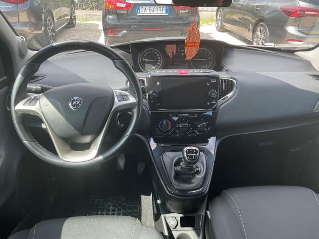 Lancia Ypsilon 1.0 FireFly 5 porte S&S Hybrid Ecochic Silver - Foto 9