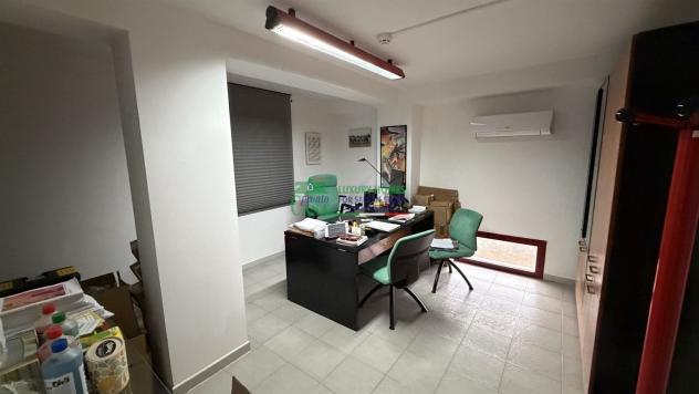 Rif. 9833 - Capannone commerciale zona "Ipercoop". - Foto 7