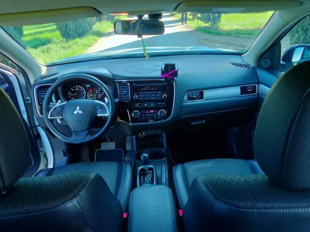 Mitsubishi Outlander 2.2 DI-D 4WD Intense - Foto 10