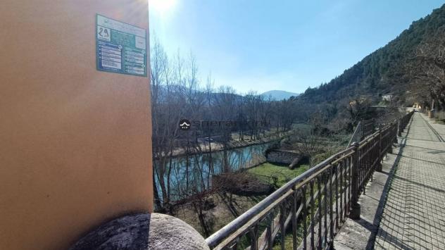 Fossombrone, adiacente al centro storico facilmente accessibile sia con le macchine che a piedi proponiamo in vendita immobile di circa 90 mq con vist - Foto 9