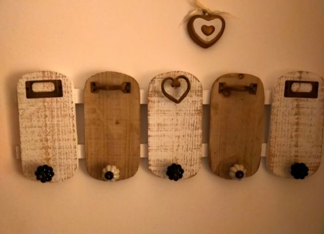 Appendiabiti da parete in legno