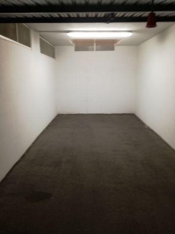 BOX NUOVISSIMO, IN PARCO NUOVO, CON CANCELLO ELETTRICO E CORRENTE INTERNA - Foto 5