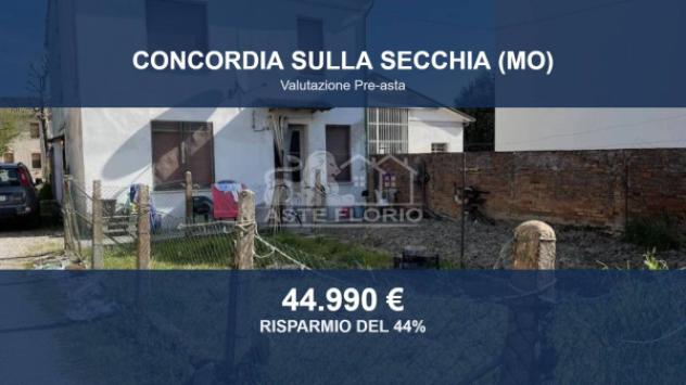 Immobile in asta di 103 m² con più di 5 locali e box auto in vendita a Concordia sulla Secchia