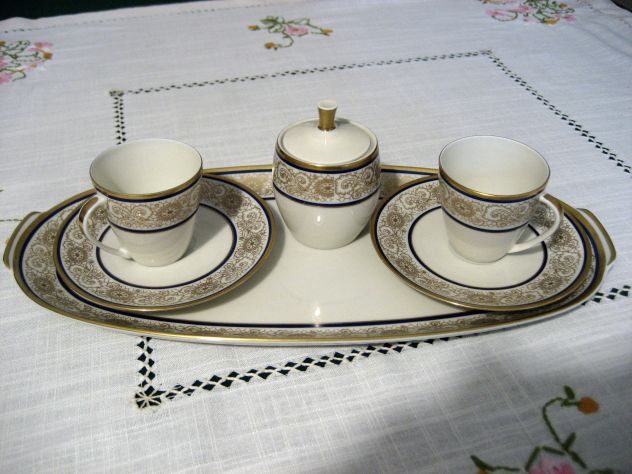 Raffinato set da caffè con vassoio