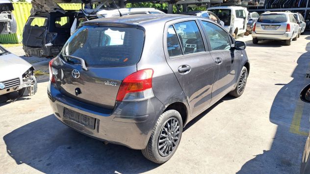 Ricambi vari Toyota Yaris 1.3 benzina del 2010