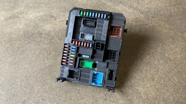 Body computer Peugeot 2008 1.6HDI del 2016 (9807532080)
