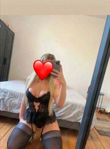 Anna now qui...solo visite a domicilo.. Tel:3533362141