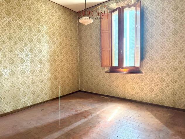 IMMOBILE CON TRE UNITA' ABITATIVE, CORTE E GARAGE DOPPIO - Foto 2
