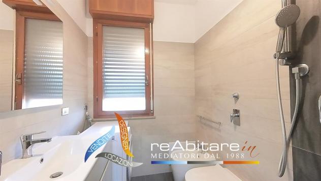 Bilocale con terrazzo: comfort e quiete per chi si trasferisce per lavoro - Foto 9