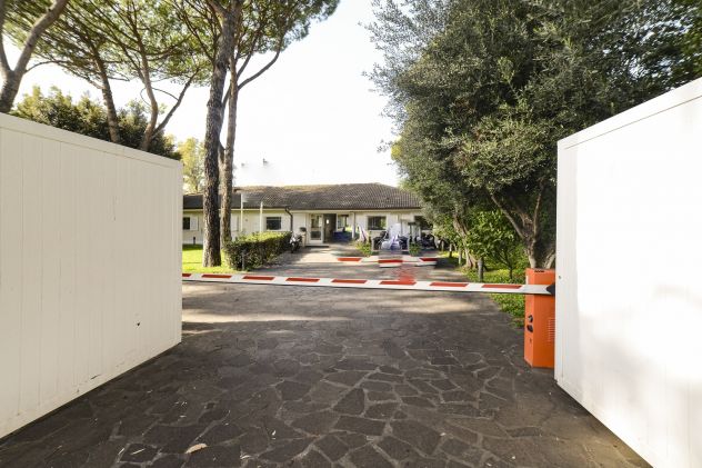 Esclusiva proprietà di 900 mq con Parco e Piscina - Foto 7