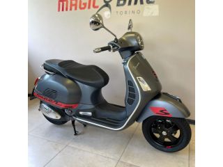 Vespa 300 GTS null