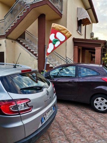 Insegna per pizzeria in vetroresina (fiberglass pizza), tridimensionale, a vela. - Foto 6