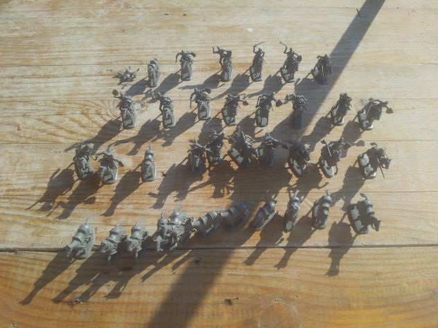 R39 - CAVALLERIA MEDIEVALE  IN PLASTICA