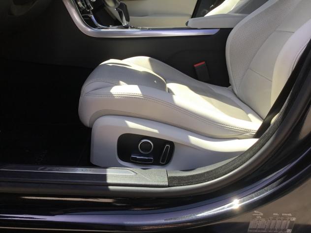 Jaguar XE 2.0 D 204 CV aut. Black Edition - Foto 9