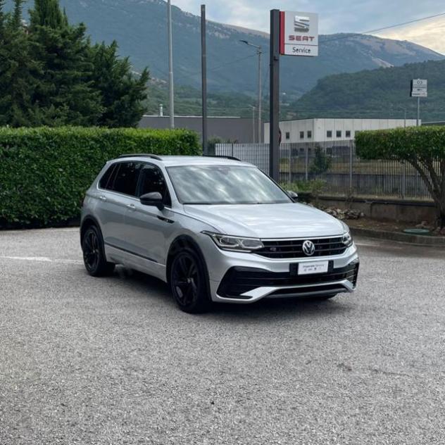 VOLKSWAGEN Tiguan 2.0 TDI SCR DSG R-Line 110KW/150CV rif. 23877657 - Foto 4