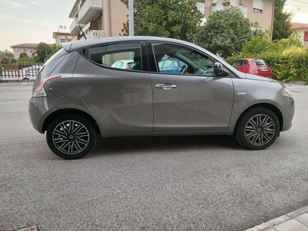 Lancia Ypsilon 1.2 Gold Ok neopatentati prezzo finanziabile