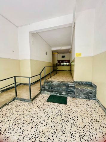 TORRIONE AMPIO 4 VANI LUMINOSO CON TERRAZZO - Foto 3