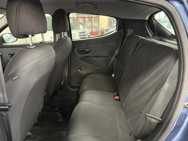 Lancia Ypsilon 1.0 FireFly 70cv Hybrid ALBERTA FERRETTI - Foto 9