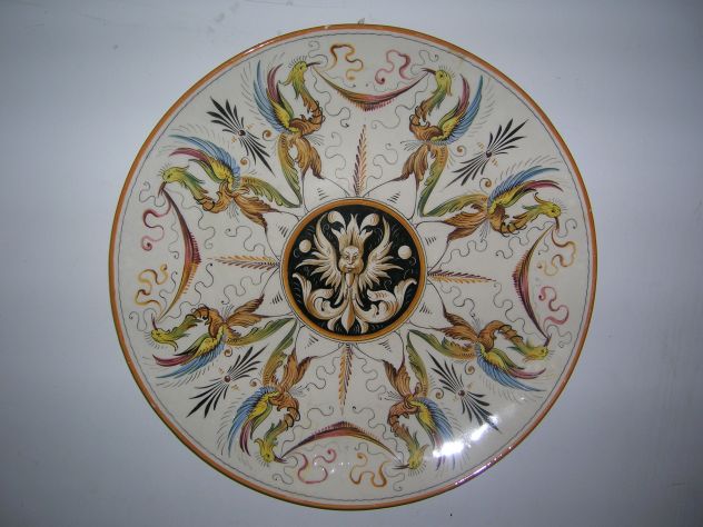 Piatto ceramica con disegni raffaelleschi - grottesche