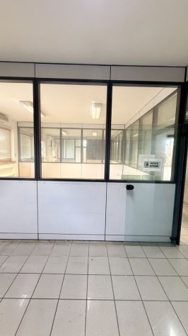 Pareti divisorie ufficio modulari vetro-alluminio - Foto 4