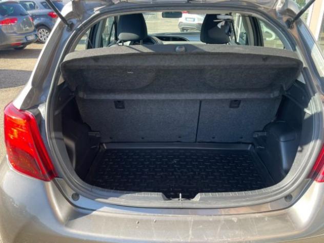 TOYOTA Yaris 1.0 5 porte Lounge rif. 24096850 - Foto 9